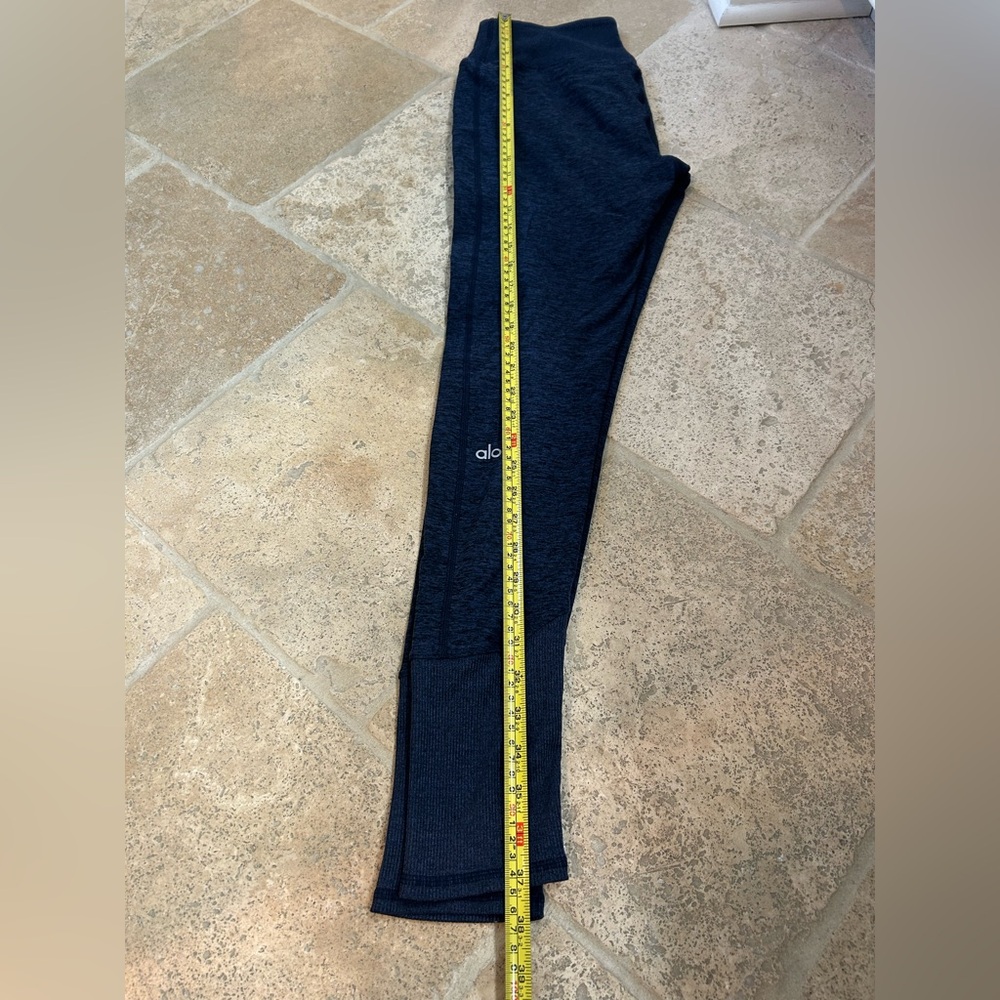 Great Condition Alo Yoga High Waist Lounge Leggings – Rich Navy Heather, Size M - Picture 3 of 6